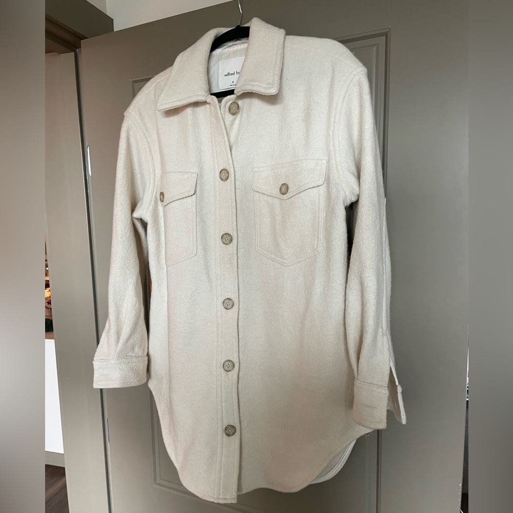 Aritzia Wilfred Free The Ganna Shirt Jacket in Heather Light Oatmeal